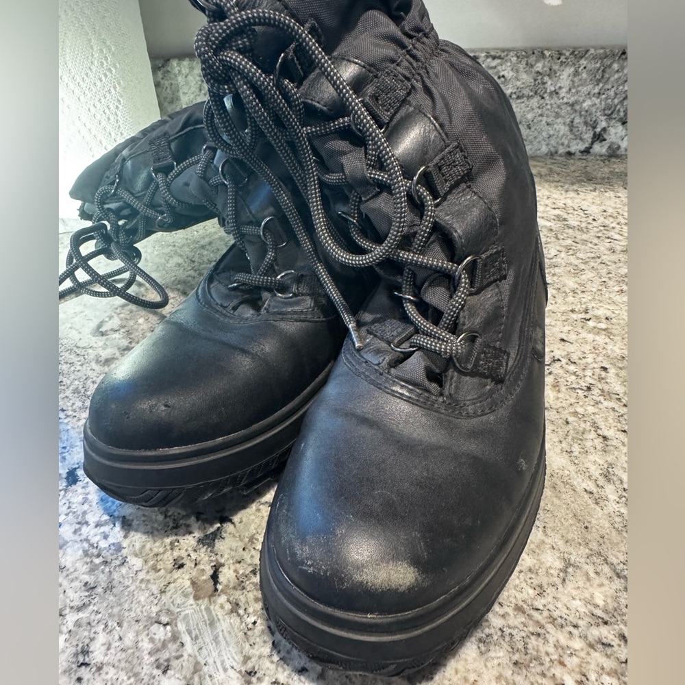 Coach Black nylon/leather “Sage” Winter Boots - Picture 12 of 12